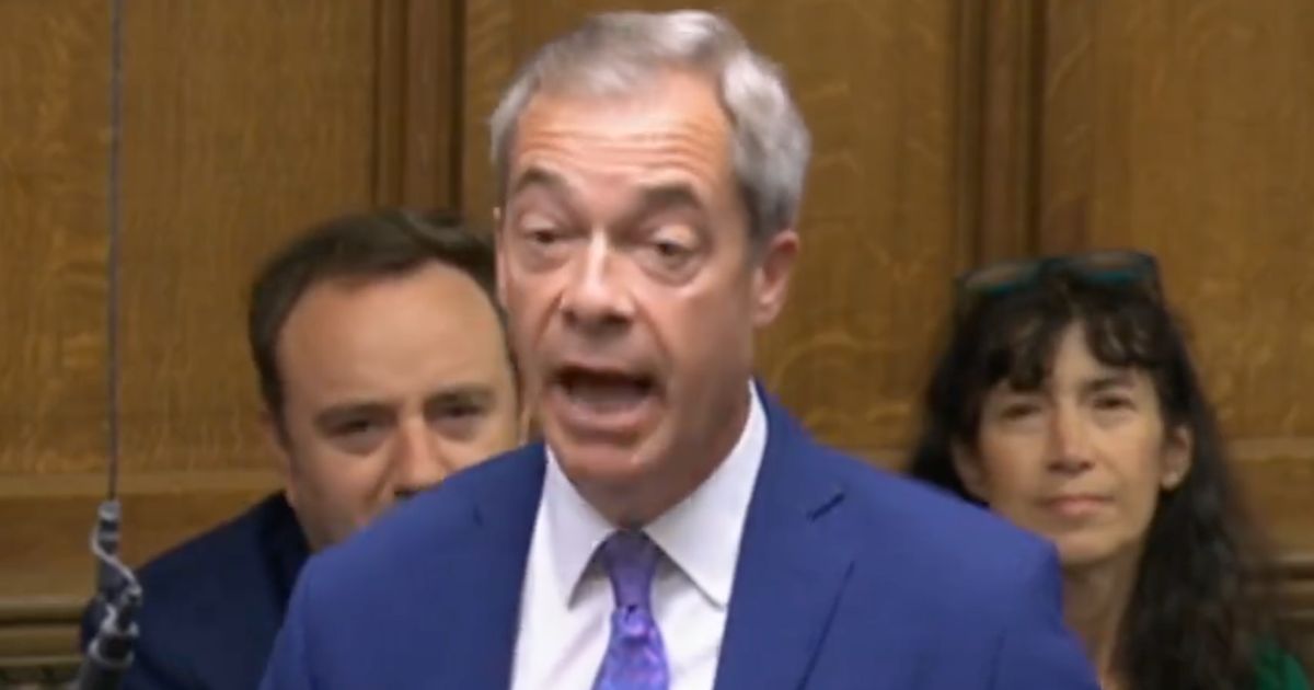 “¡Qué vergüenza!”, gritan los diputados a Nigel Farage tras repetir una teoría conspirativa de derechas en la Cámara de los Comunes