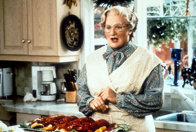 Ο Robin Williams στην κουζίνα σε μια σκηνή από την ταινία «Mrs. Doubtfire», 1993. (Φωτογραφία: 20th Century-Fox/Getty Images)