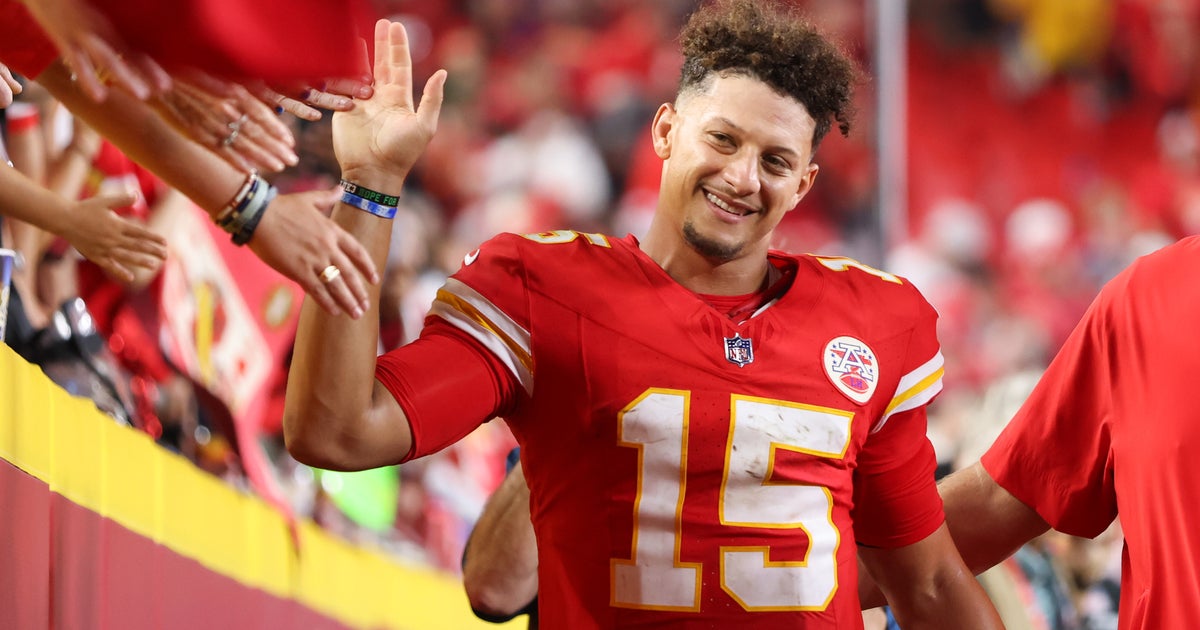 NextImg:Patrick Mahomes Reveals His Election Endorsement Plans