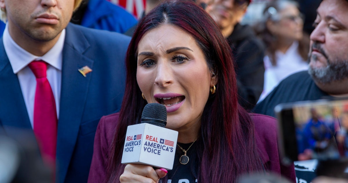 ハリス氏が勝てば「ホワイトハウスがカレーの匂いになる」トランプ氏支持者ローラ・ルーマー氏の発言に批判