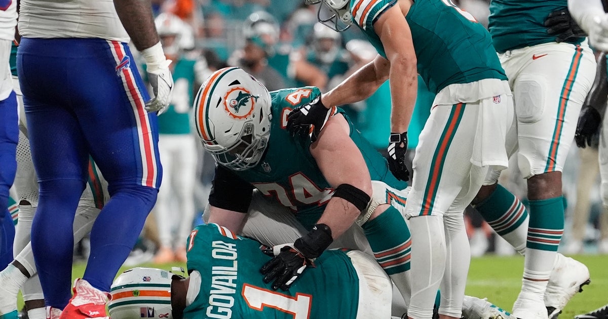 NextImg:Miami Dolphins Quarterback Diagnosed With Concussion After Hitting Head, Leaves Game