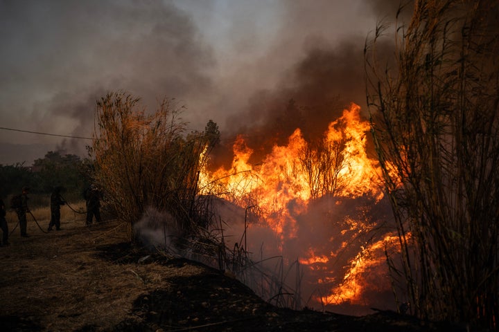 Μία ανάσα πριν το επίπεδο συναγερμού για εκδήλωση πυρκαγιάς θα είναι σήμερα η Αττική, η Εύβοια, η Βοιωτία, η Φθιώτιδα, η Μαγνησία, η ανατολική Πελοπόννησος και τα Χανιά.