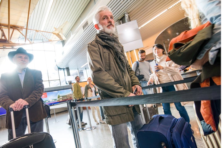 Das Personal an der Flughafenrezeption kann Ihnen bei allem behilflich sein, von der Gepäckaufbewahrung bis hin zur schnellstmöglichen Anreise durch den Flughafen.