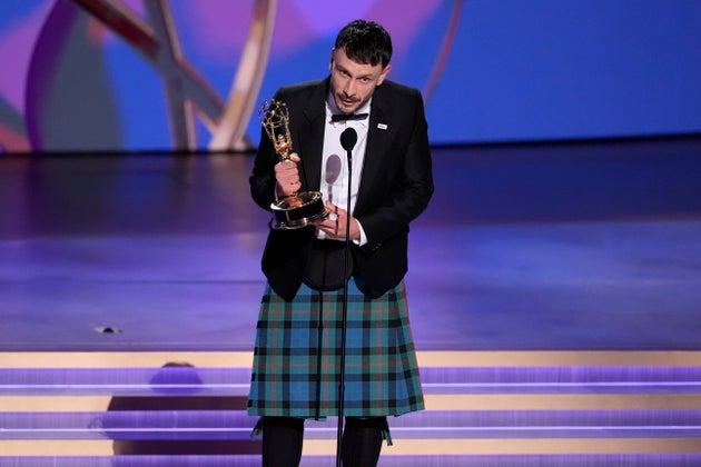 Ο Ρίτσαρντ Γκαντ, δημιουργός και πρωταγωνιστής του «Baby Reindeer», από τους νικητές της βραδιάς, 76α Βραβεία Emmy, 15 Σεπτεμβρίου 2024. (AP Photo/Chris Pizzello)