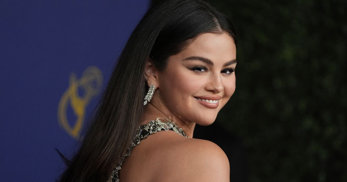 Selena Gomez References 'Childless Cat Ladies' Dig At Emmys | HuffPost UK  Entertainment