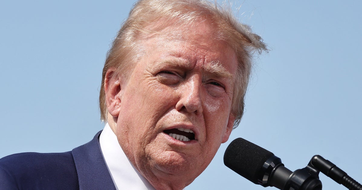 NextImg:Trump Slammed After New 'Inflammatory' All-Caps Claim About Kamala Harris