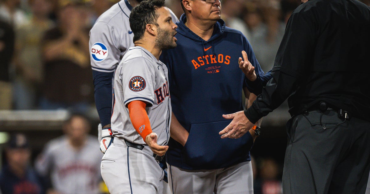 NextImg:Jose Altuve Goes To Funny Extreme To Prove His Claim To Umpire