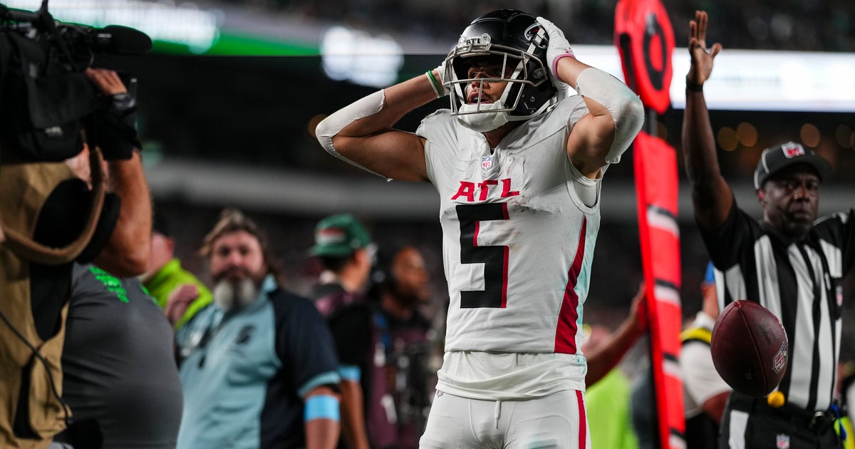 NextImg:Falcon Star's Penalty For Violent Gesture Reinforces NFL Celebration Stance