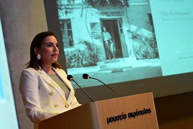 Συνέντευξη τύπου από το υπουργείο Τουρισμού, τον Ελληνικό Οργανισμό Τουρισμού και το Μουσείο Ακρόπολης για τα εγκαίνια της έκθεσης φωτογραφίας του Robert McCabe, 