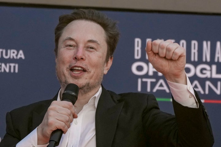 A Cards Against Humanity disse no processo que Elon Musk roubou a propriedade “sem remorso ou mesmo explicação”.
