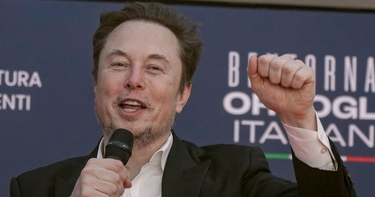 Cards Against Humanity Sues Elon Musk’s SpaceX