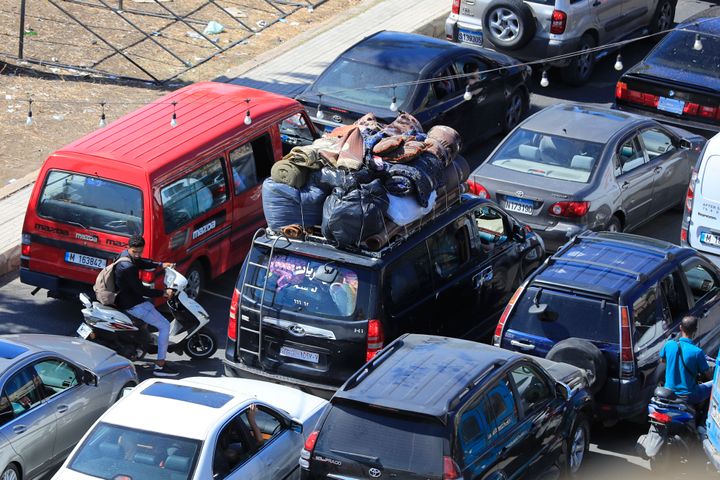 Κάτοικοι εγκαταλείπουν χωριά του νοτίου Λιβάνου