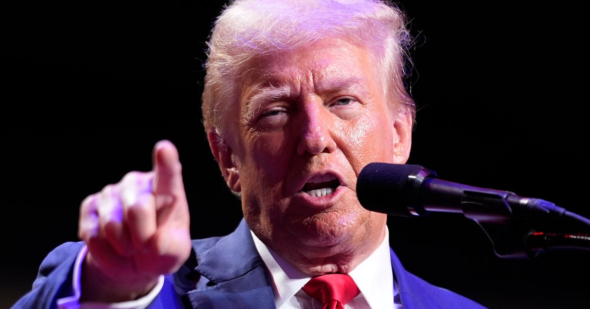 NextImg:Trump's Unsettling New Message For Women Is Creeping People TF Out