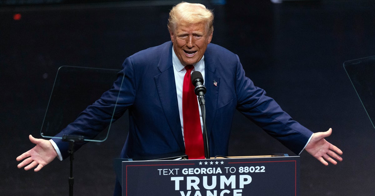 NextImg:Trump Vows To Stop Offshoring Of Jobs With Huge Tariffs, Corporate Tax Cuts