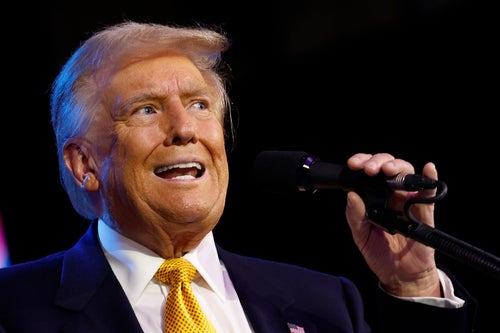 In an MSNBC interview, linguist John McWhorter commented that the way Trump speaks is "oddly adolescent." 