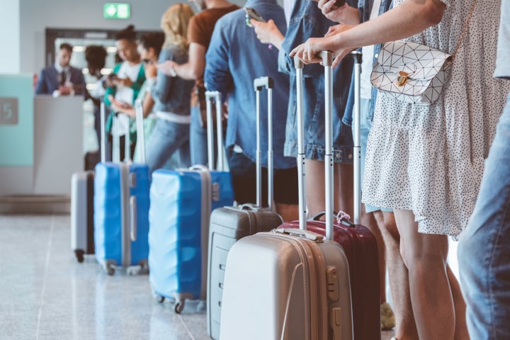 Wenn Sie von einem überverkauften Flug ausgeschlossen werden, informieren Sie sich über die Entschädigungsrichtlinien.