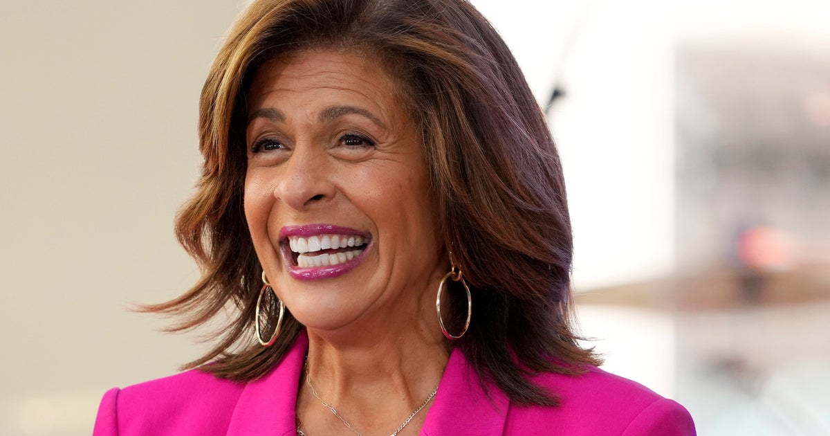 NextImg:Hoda Kotb Shares She's Leaving 'Today' Show In On-Air Announcement