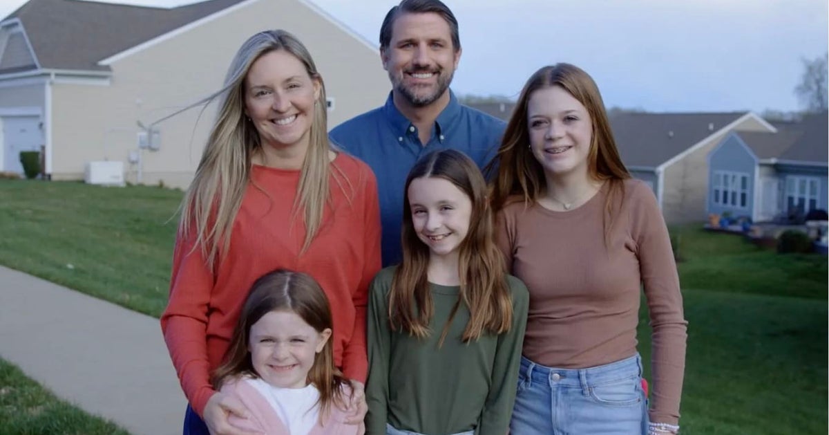 NextImg:Childless GOP Candidate Posed With Friend's Wife And Kids For Campaign Video: NYT