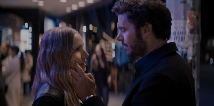 Kristen Bell as Joanne and Adam Brody as Noah in Nobody Wants This