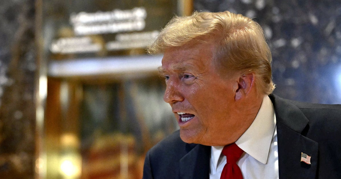 NextImg:Democrats Troll Trump On His Own Building With 'Idiot' Message From JD Vance