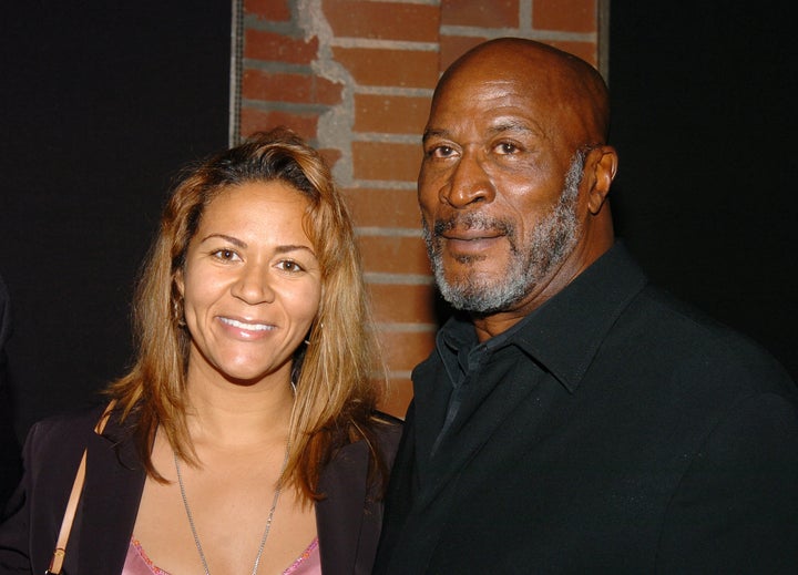 Shannon Amos und ihr Vater, der Schauspieler John Amos, bei der dritten jährlichen Cure Autism Now Gala "Taten der Liebe" Konzert im Jahr 2005.