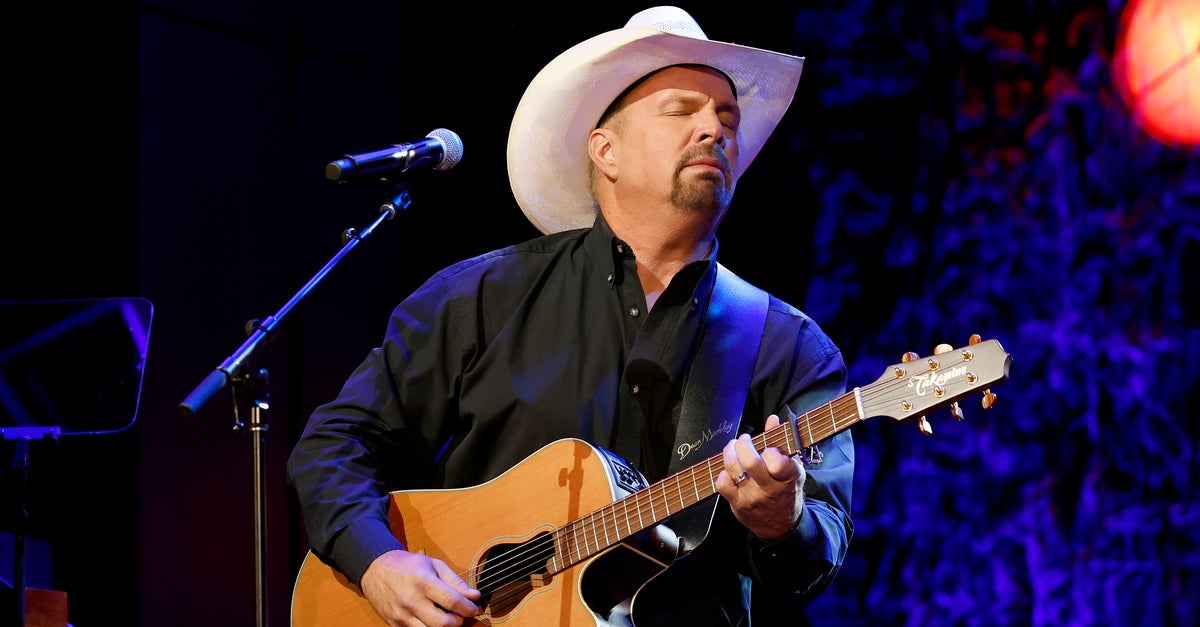 NextImg:Garth Brooks' Former Makeup Artist Files Lawsuit Alleging He Raped Her