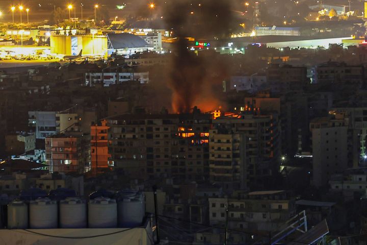 Συνεχείς ισραηλινές αεροπορικές επιδρομές τη νύχτα της 3ης προς 4η Οκτωβρίου σην Βηρυτό του Λιβάνου 