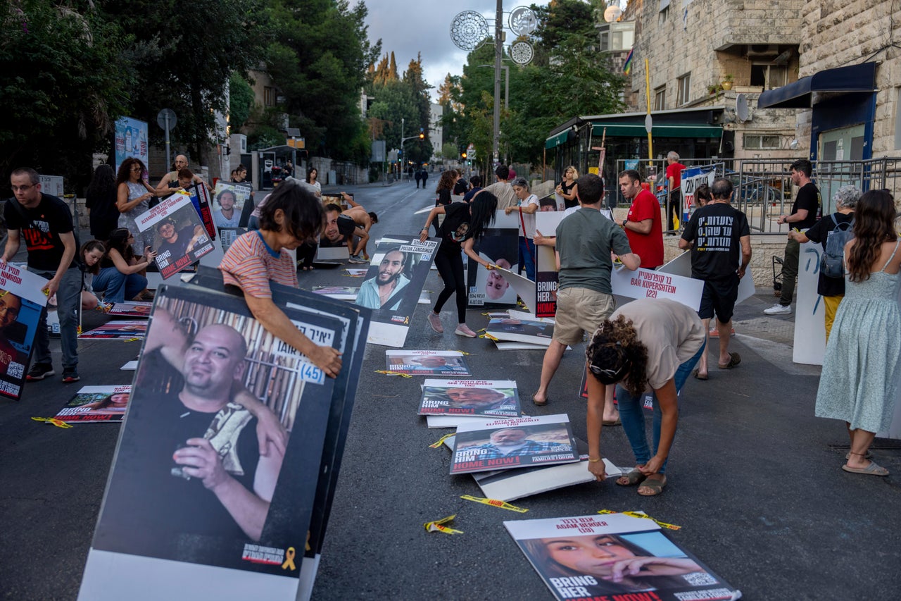 Φωτογραφίες των ομήρων της Χαμάς.