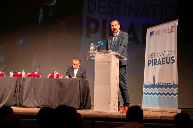 Ο πρόεδρος του Εμπορικού Συλλόγου Πειραιώς Θοδωρής Καπράλος.