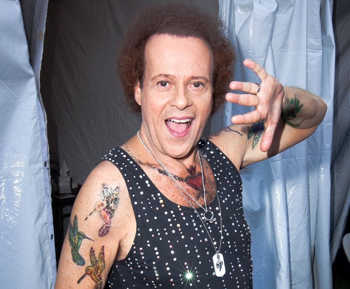 Richard Simmons wurde beim LA Gay Pride Festival 2013 gesichtet, nachdem Simmons im vergangenen Juli gestorben war, wie sein Bruder sagte.