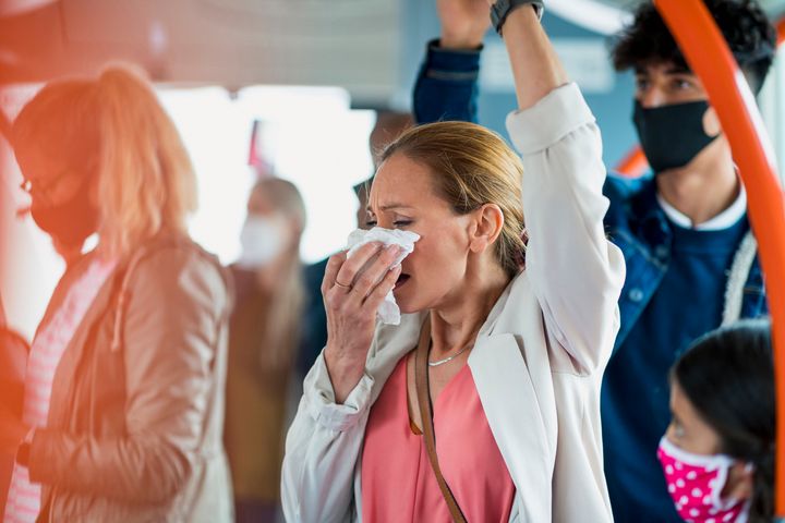 Überfüllte Urlaubsorte können das Risiko einer Ansteckung mit dem Virus erhöhen.