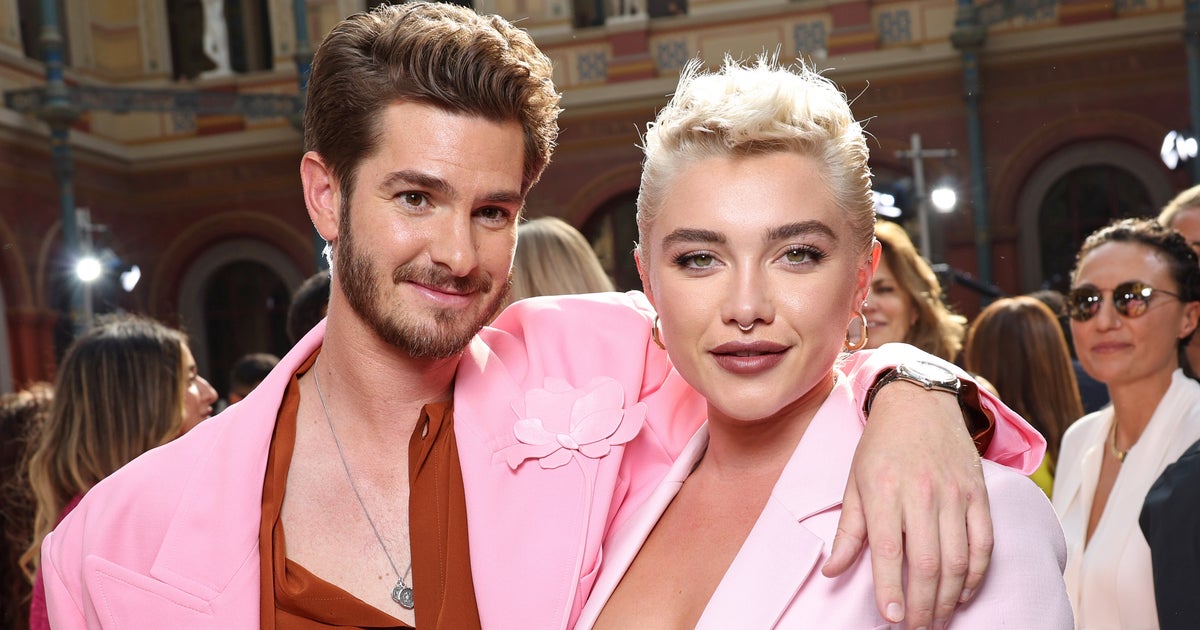 NextImg:Andrew Garfield Explains How Spicy Sex Scene With Florence Pugh Got Hilariously Awkward