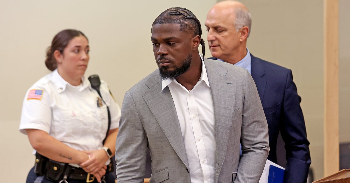 NextImg:NFL Star Choked Woman, Shoved Her Head Into Wall After Row In Bed: Police