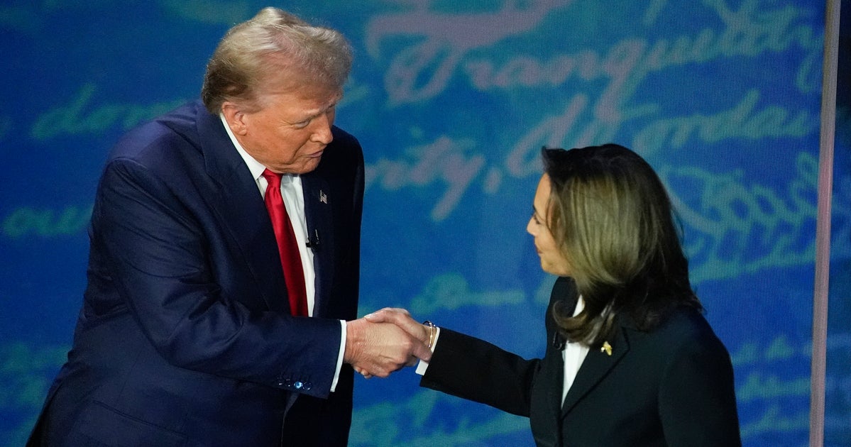 NextImg:CNN Sets Deadline For Harris, Trump To Respond To Its Debate Invitation