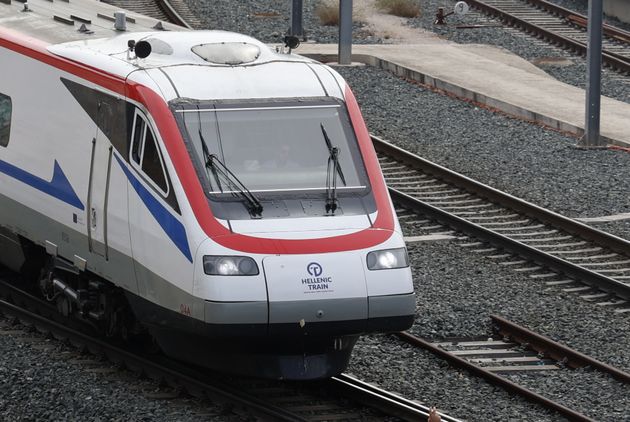 Κανονικά θα γίνουν τα δρομολόγια της Hellenic Train την Πέμπτη, 10 Οκτωβρίου καθώς κρίθηκε παράνομη η απεργία που είχε εξαγγείλει η Πανελλήνια Ενωση Προσωπικού Ελξης (ΠΕΠΕ ).