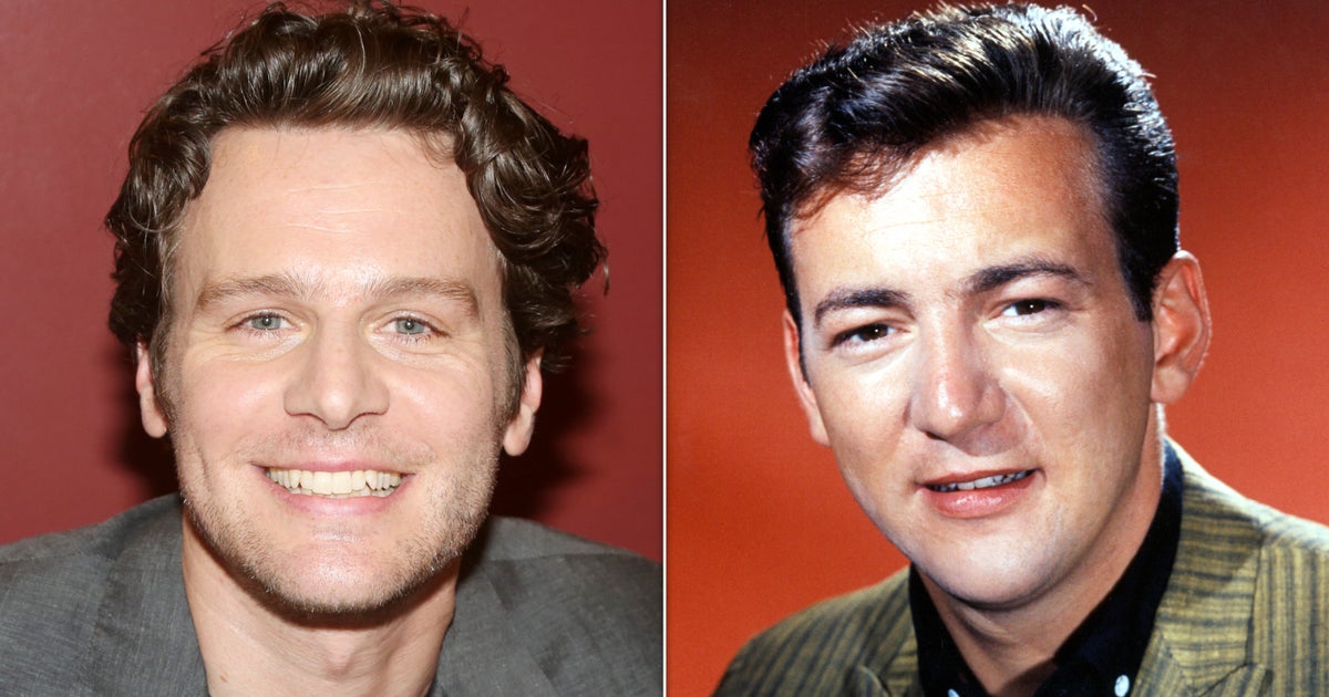 NextImg:Jonathan Groff Takes New Role As A Music Legend With Some Racy Secrets