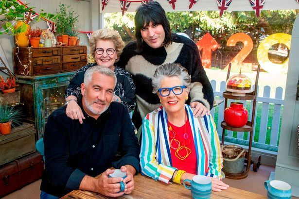 Sandi with her former Bake Off co-stars