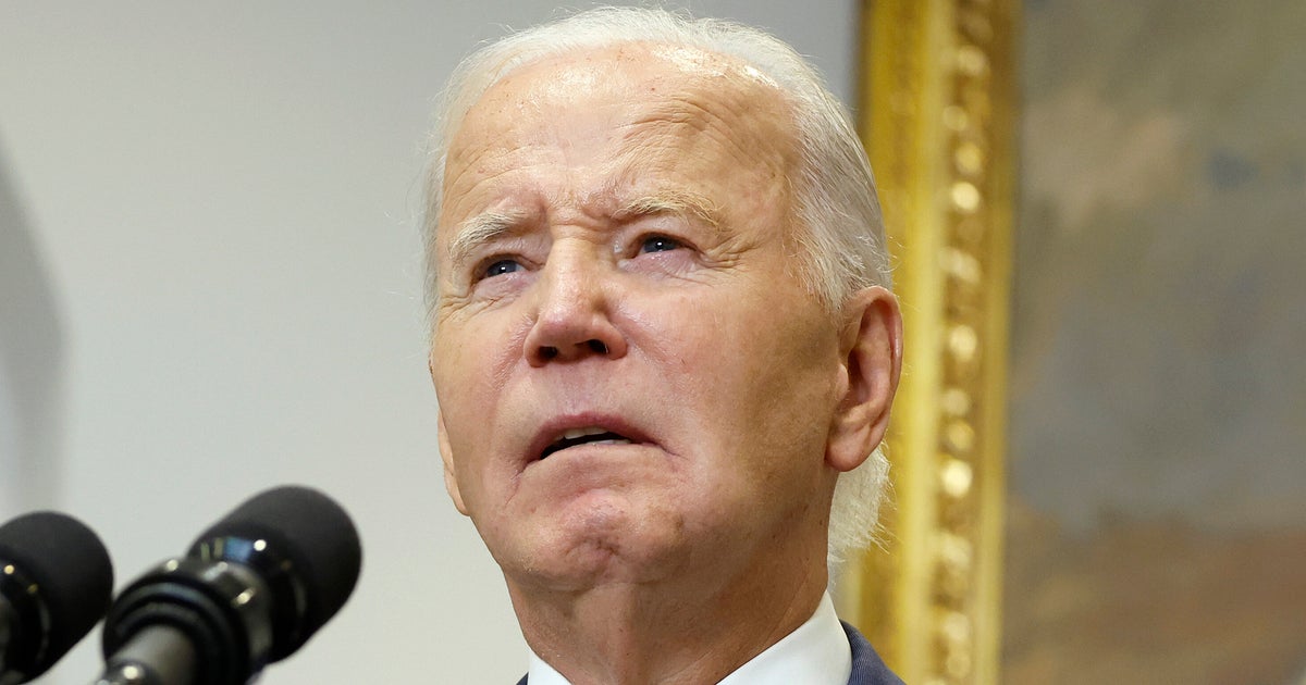 NextImg:Biden's 2-Word Reaction To Reporter's Question About Trump Has People Howling