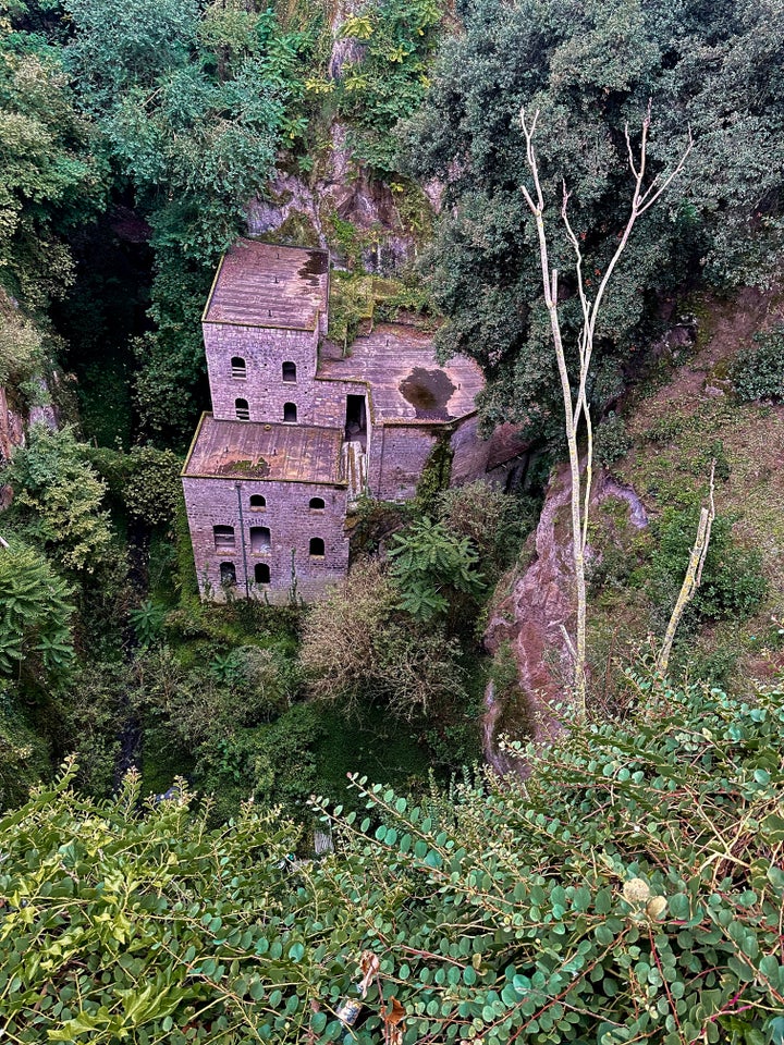 Το ILVallone dei Mulini, όπου βρίσκονται τα ερείπια ενός αρχαίου πριονιστηρίου