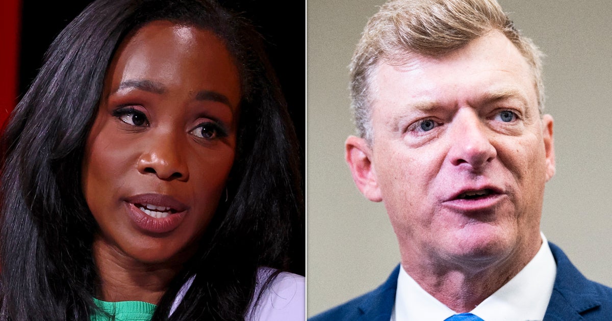 NextImg:CNN Anchor Spars With Ex-Trump Aide Over Hurricane Lie: 'It's Just False'