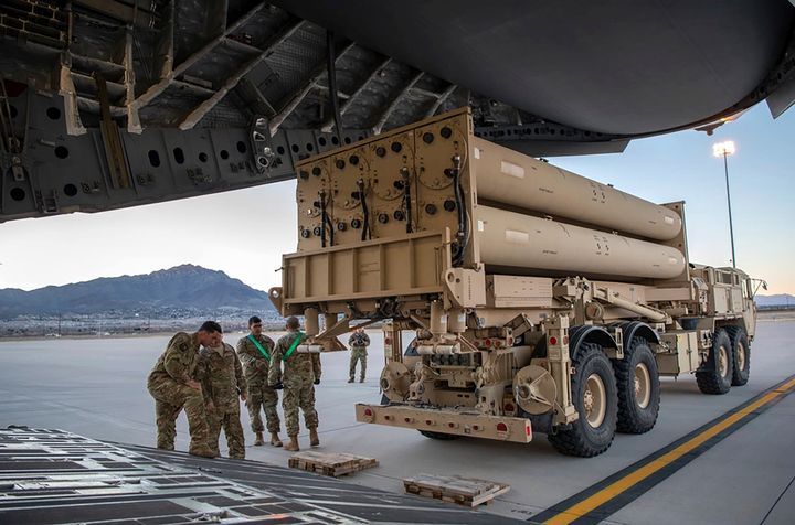 Σύστημα THAAD φορτώνεται σε C-17