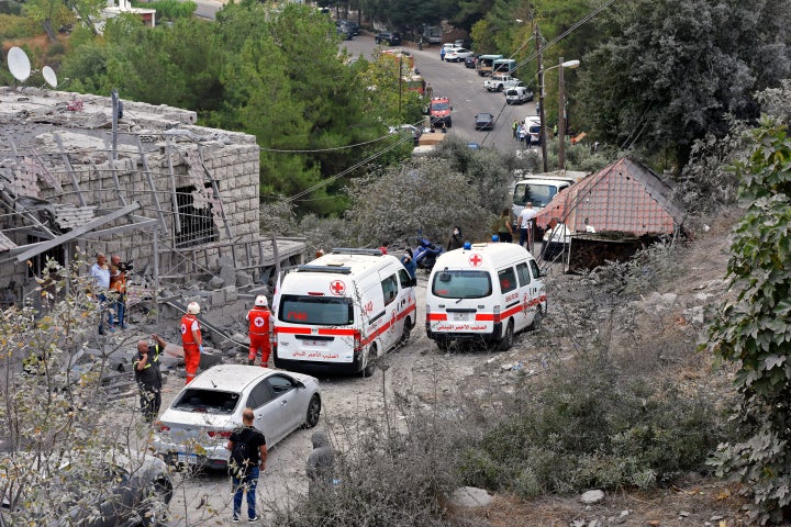 Ασθενοφόρα στο χριστιανικό χωριό στον βόρειο Λίβανο που έπληξε το Ισραήλ (14 Οκτωβρίου 2024) 