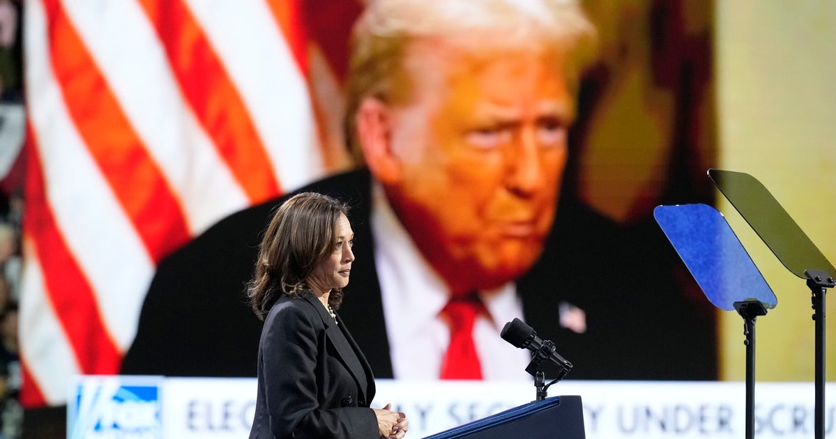 NextImg:Kamala Harris Surprises Rallygoers With Damning Video Of 'Unstable And Unhinged' Trump