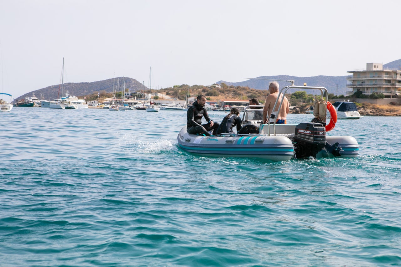 Χαρτογράφηση των εκτάσεων με τα θαλάσσια αγγειόσπερμα φανερόγαμα φυτά στο Μαρκόπουλο, με φόντο το μεγάλο πρόβλημα: τα σκάφη πάσης φύσεως.