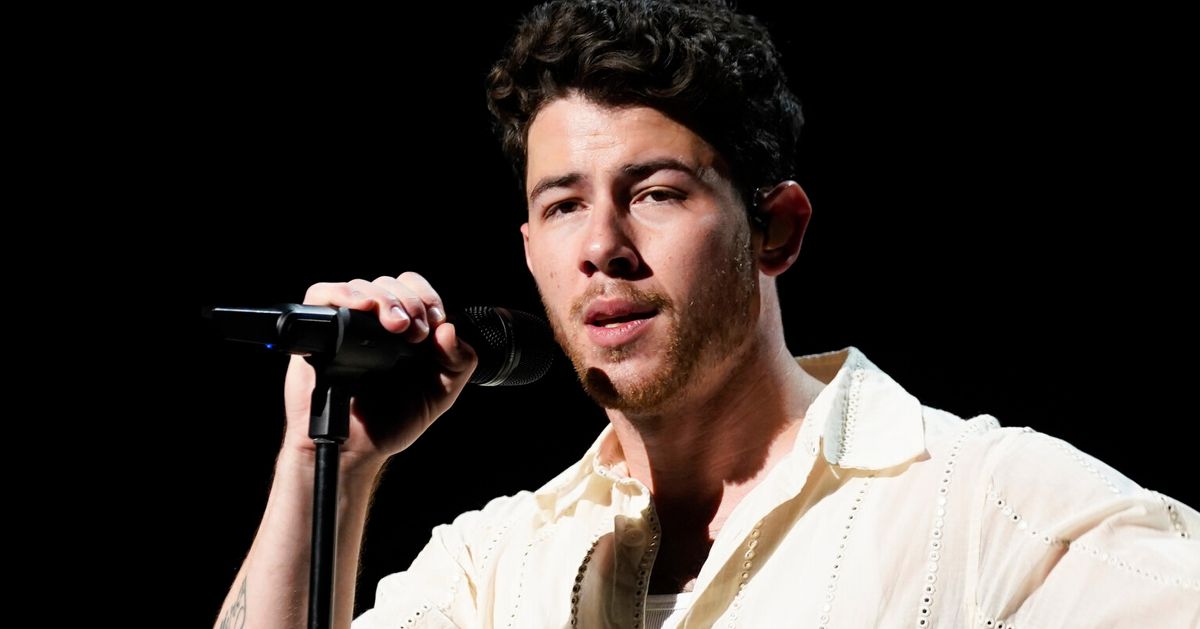 Nick Jonas Flees From Stage After Laser Pointer Aimed At His Head During Prague Concert