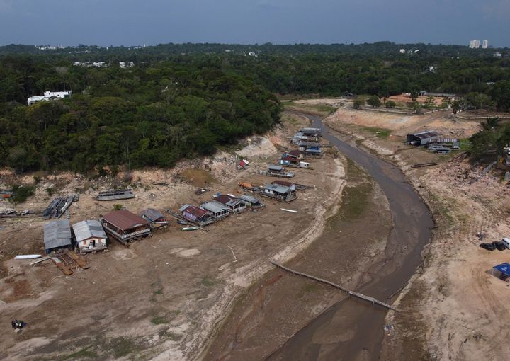 Το Taruma Acu River στον Αμαζόνιο βιώνει τις συνέπειες της ξηρασίας στην περιοχή.