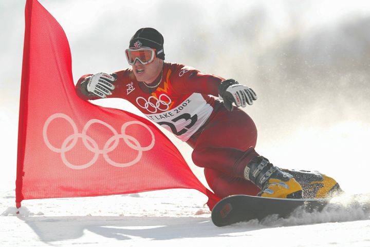 Ryan Wedding, abgebildet bei der Qualifikationsrunde des Parallel-Riesenslaloms der Männer während der Olympischen Winterspiele in Salt Lake City 2002.