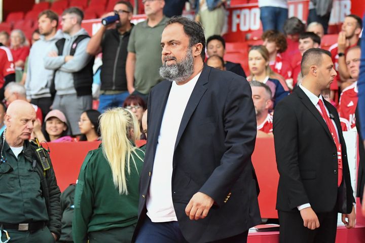 Ο ιδιοκτήτης της Nottingham Forest, Ευάγγελος Μαρινάκης, κατά τη διάρκεια του αγώνα του 2ου γύρου του Carabao Cup μεταξύ της Nottingham Forest και της Newcastle United στο City Ground στο Νότιγχαμ της Αγγλίας, στις 28 Αυγούστου 2024. (Φωτογραφία από MI News/NurPhoto μέσω Getty Images)