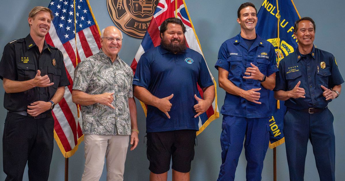 Off-Duty Hawaii Lifeguard Helps Rescue Stranded Teen Who Clung To Kayak Overnight