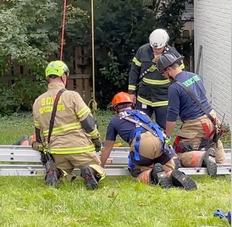 Aufnahmen der Feuerwehr des Baltimore County zeigen die laufende Rettungsaktion.